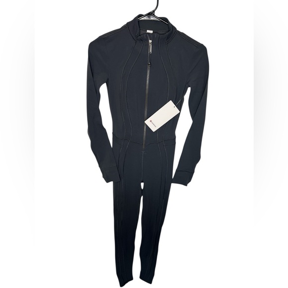 NWT Lululemon Define Onsie | black | Size: 8 - Picture 4 of 5